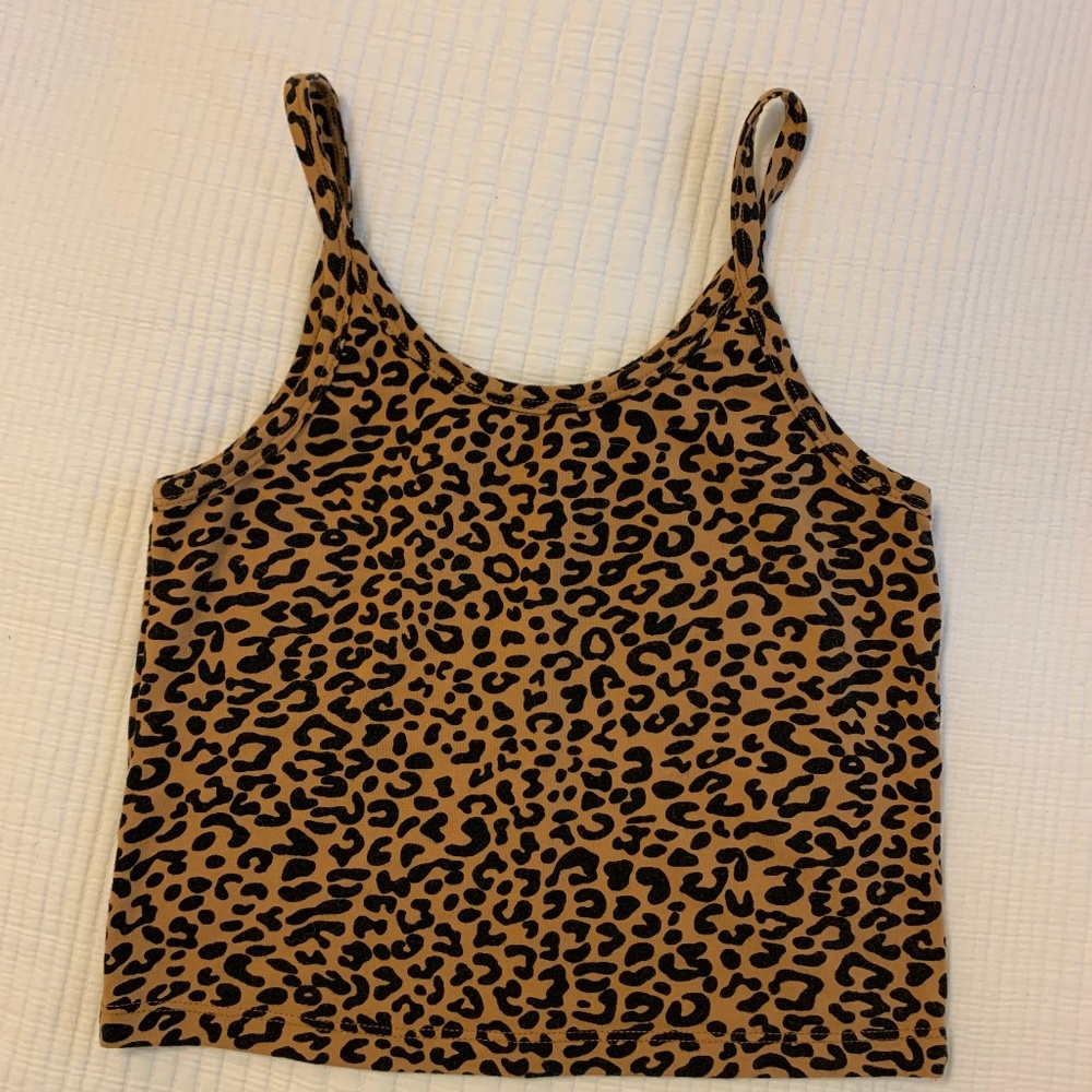 Arq Crop Tank in Leopard